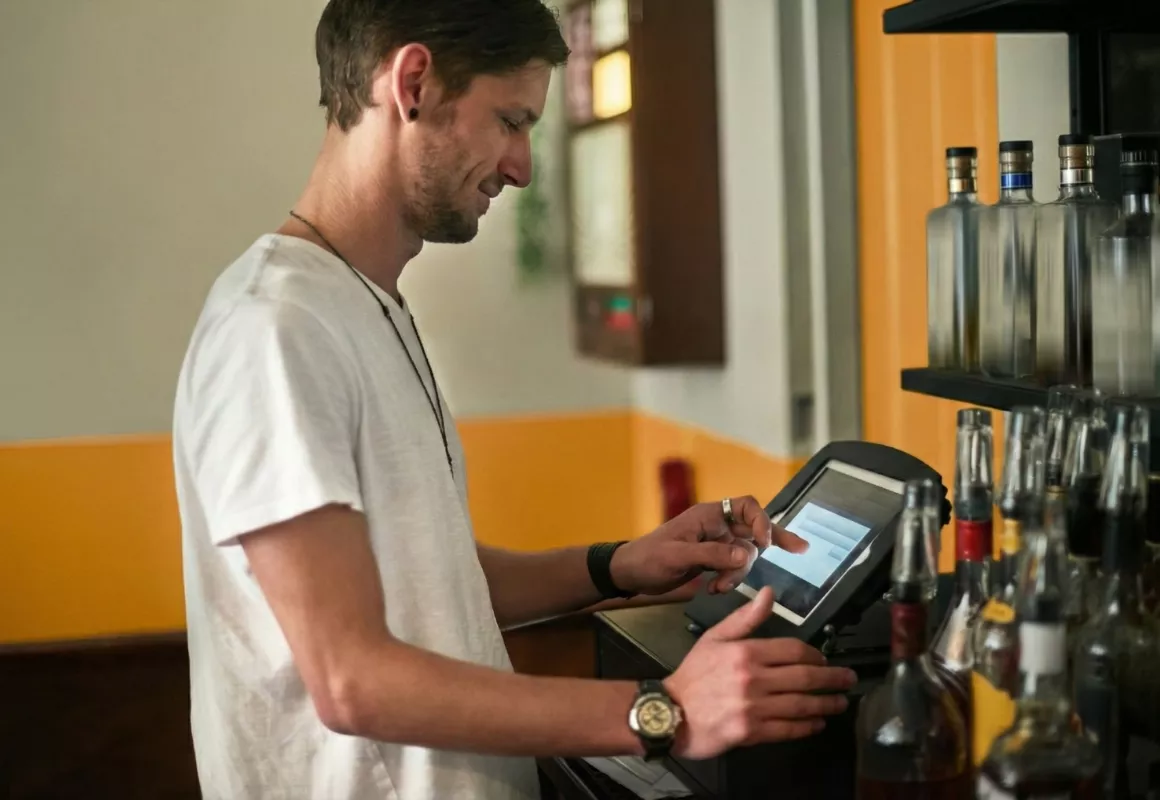 Impressão de fichas e KDS para bares: pedidos organizados por ordem de chegada