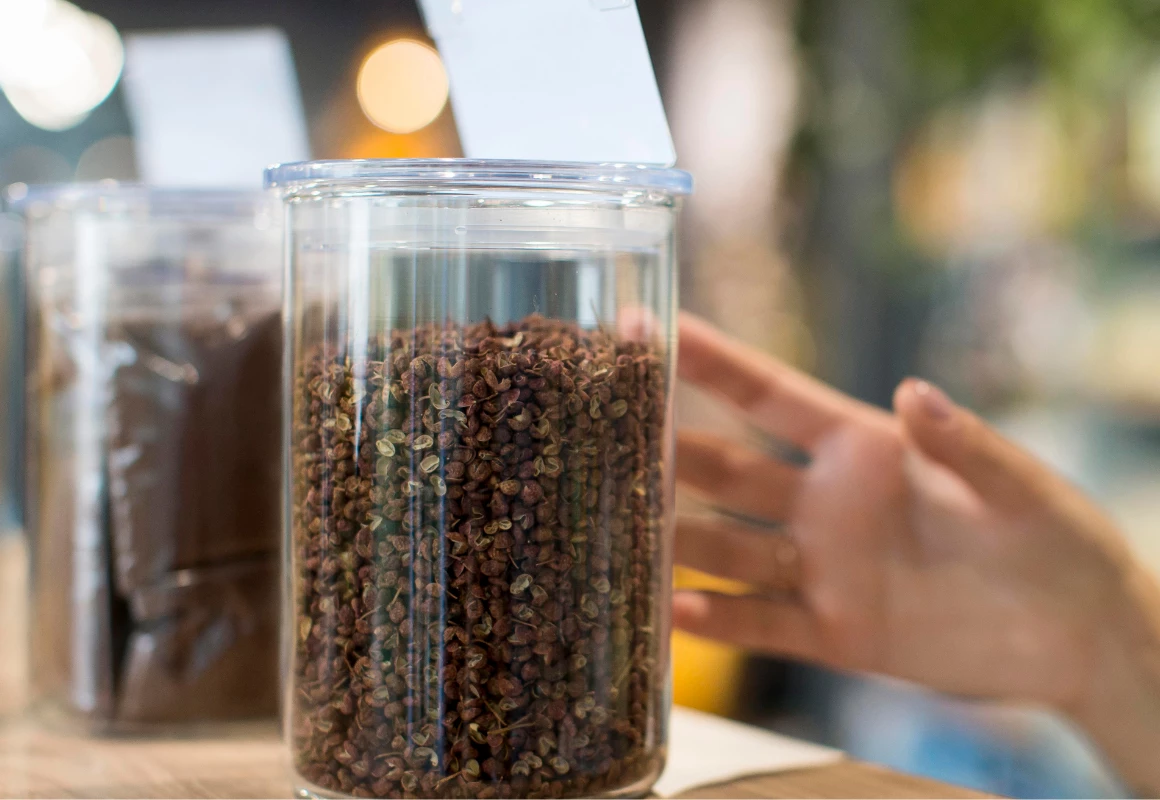 Controle de estoque para cafeteria com ficha técnica de bebidas e produtos de vitrine como bolos e salgados